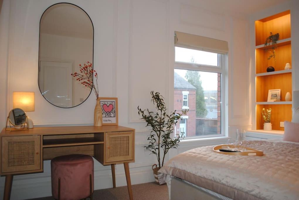 Вилла Cosy Renovated House In Warrington Экстерьер фото