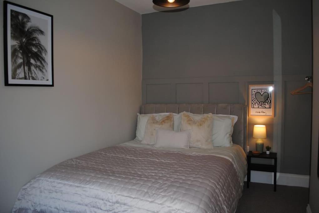 Вилла Cosy Renovated House In Warrington Экстерьер фото